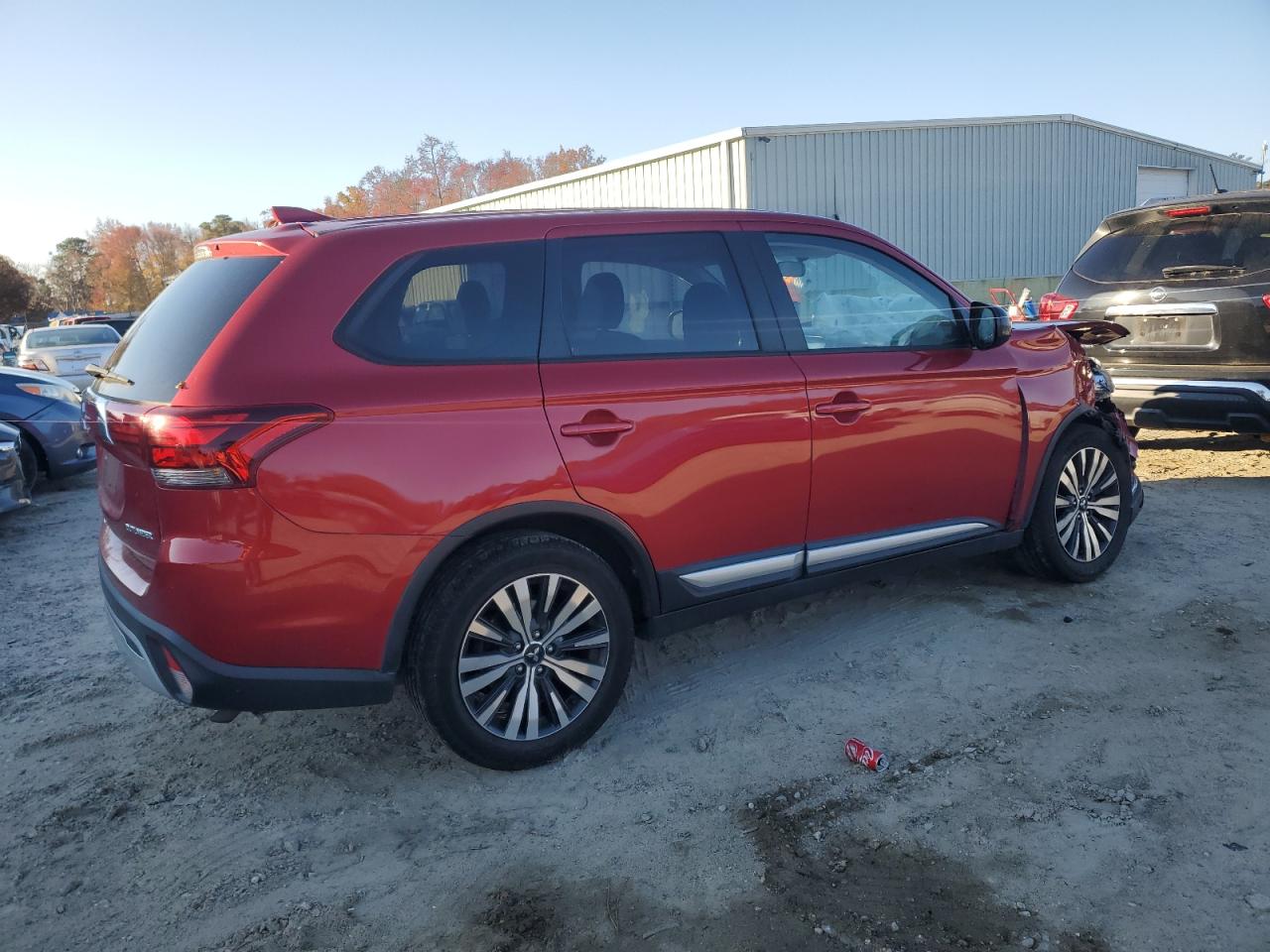 2019 Mitsubishi Outlander - Image 3