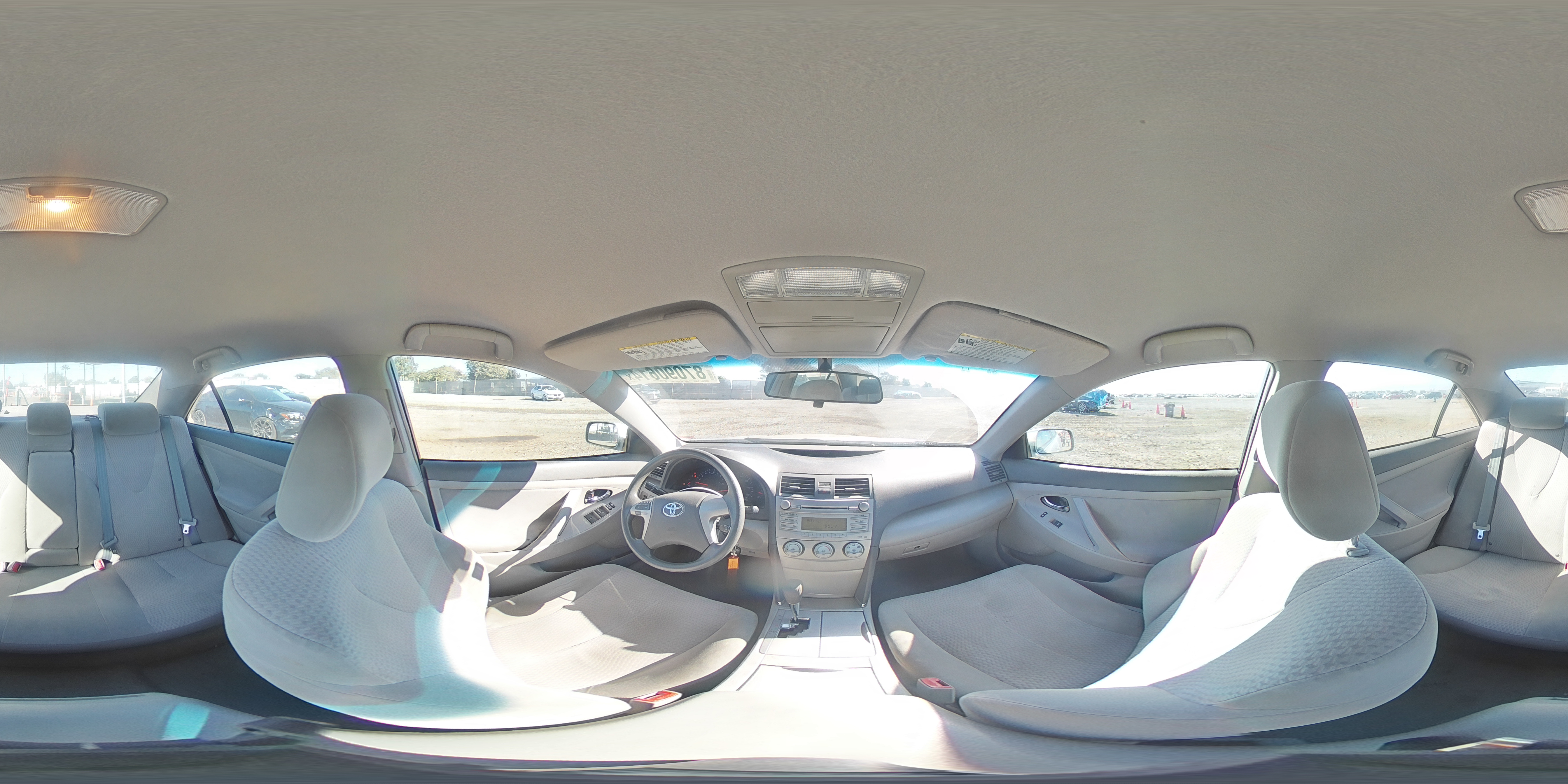 2010 Toyota Camry - Image 12