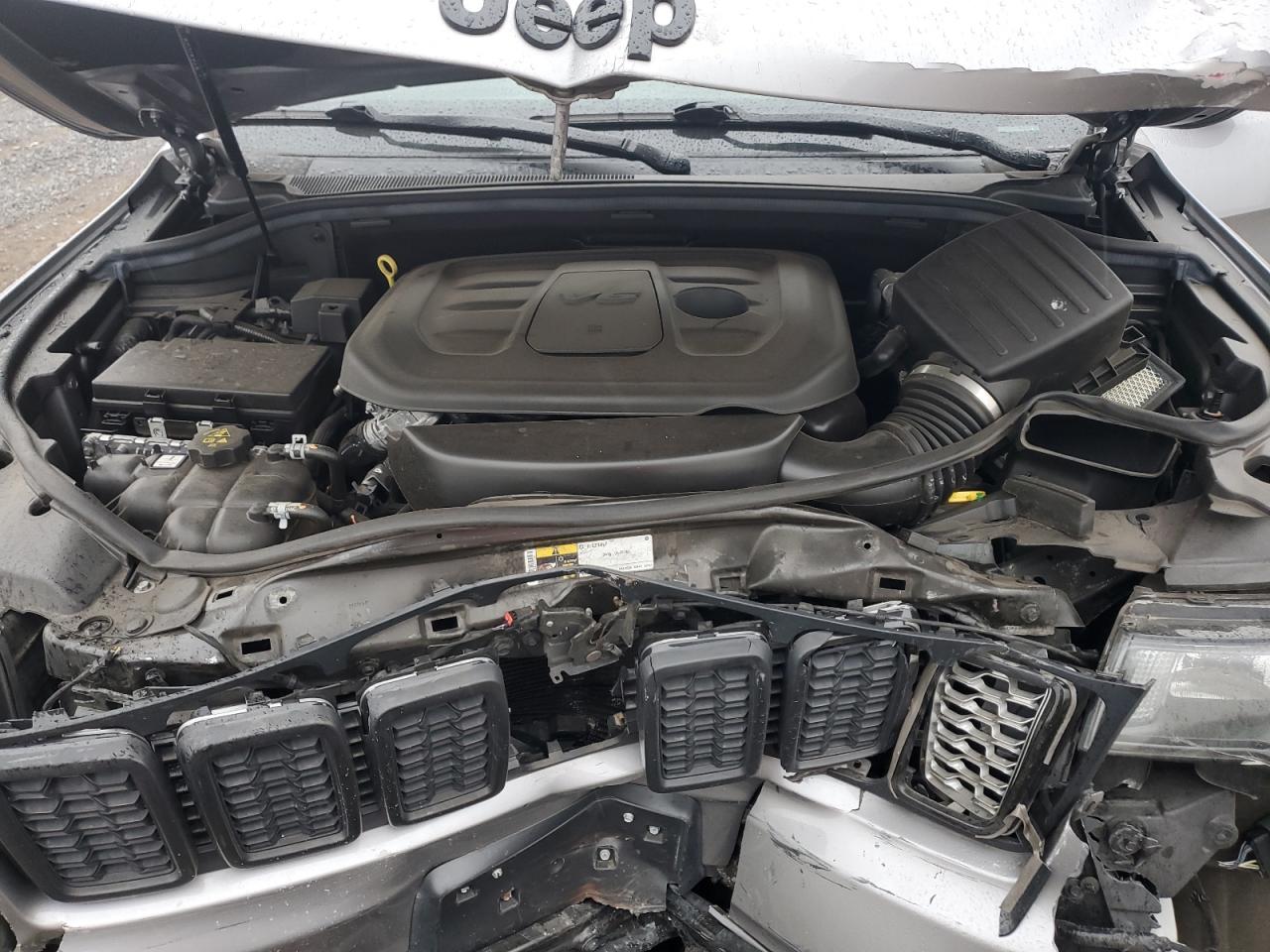 2020 Jeep Grand Cherokee - Image 12