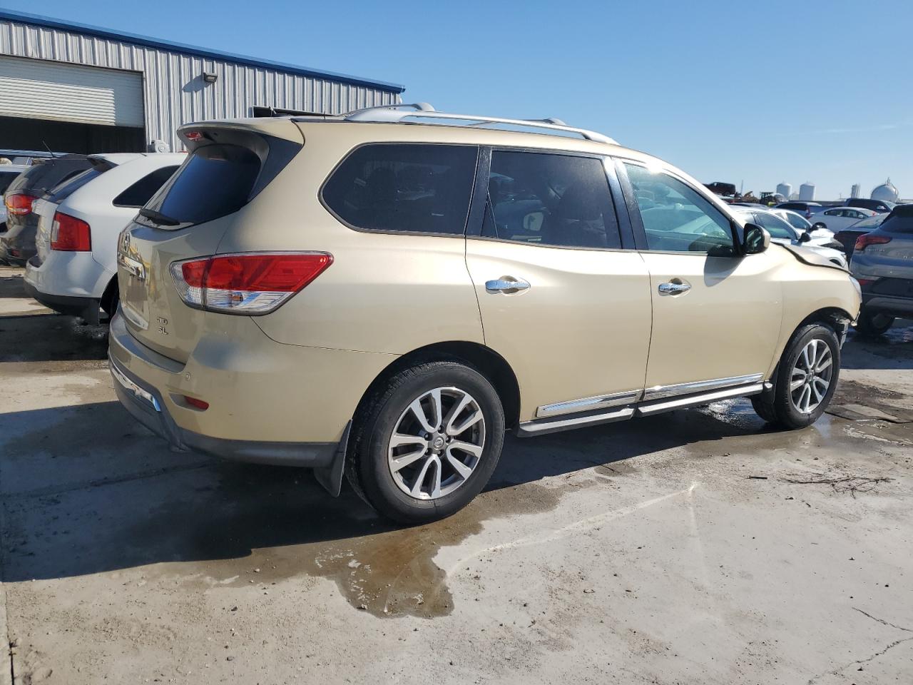 2013 Nissan Pathfinder - Image 3