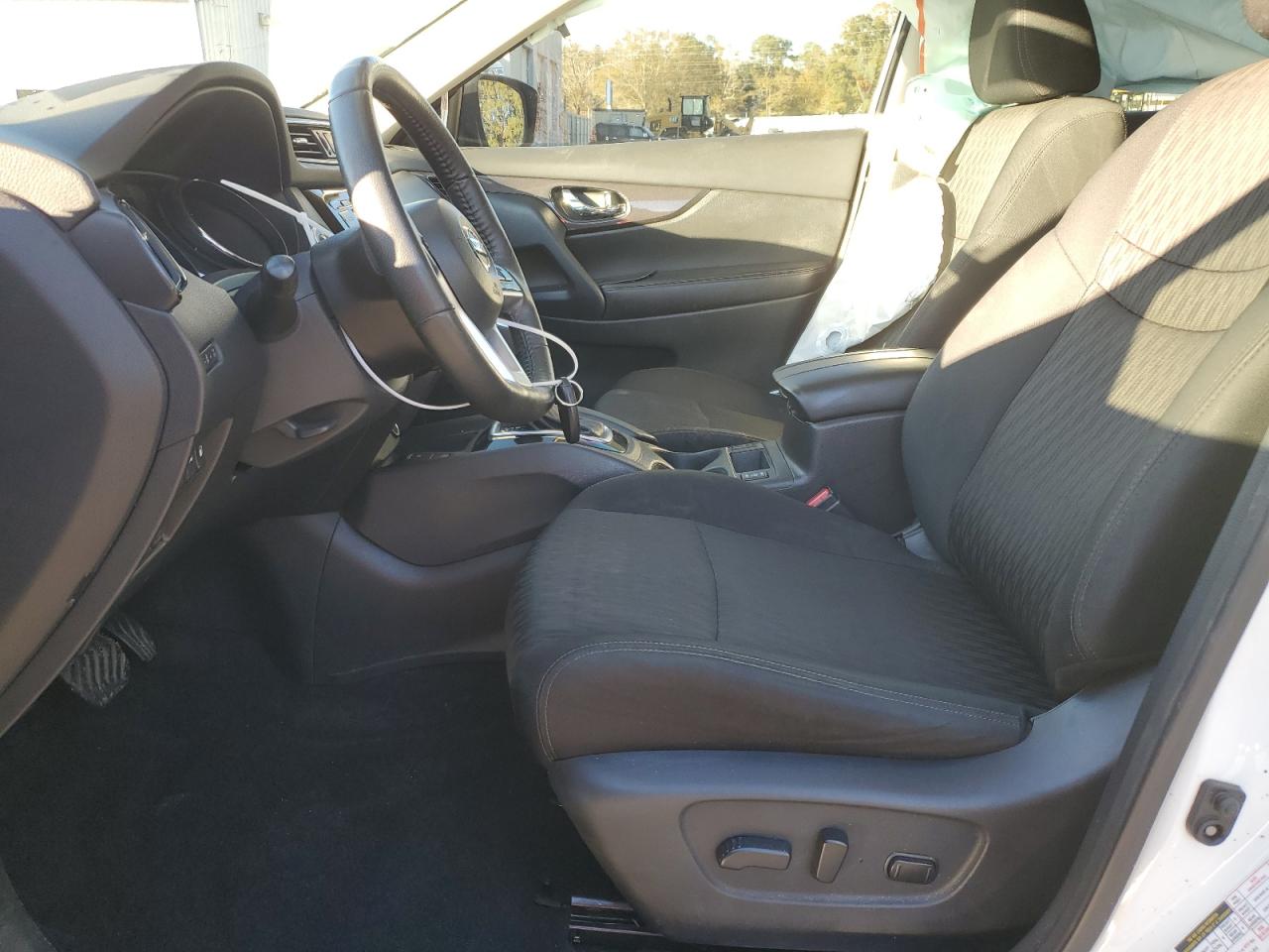 2019 Nissan Rogue - Image 7