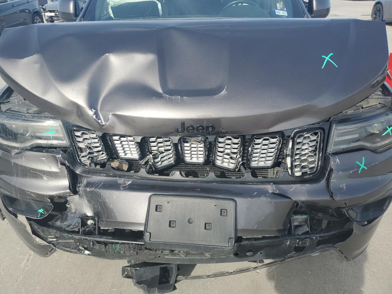 2020 Jeep Grand Cherokee - Image 12