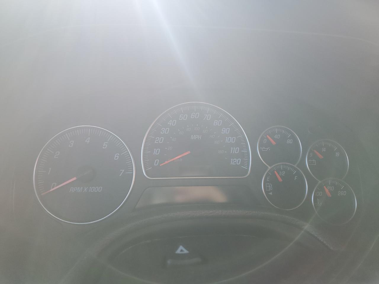 2004 GMC Envoy - Image 9