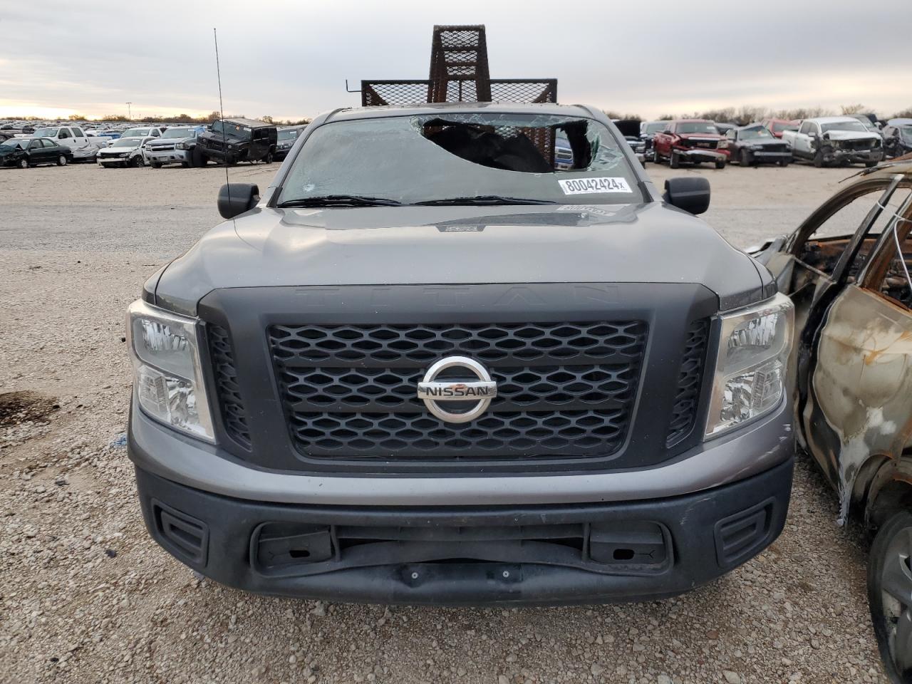 VIN 1N6AA1R79HN568430 2017 NISSAN TITAN no.5