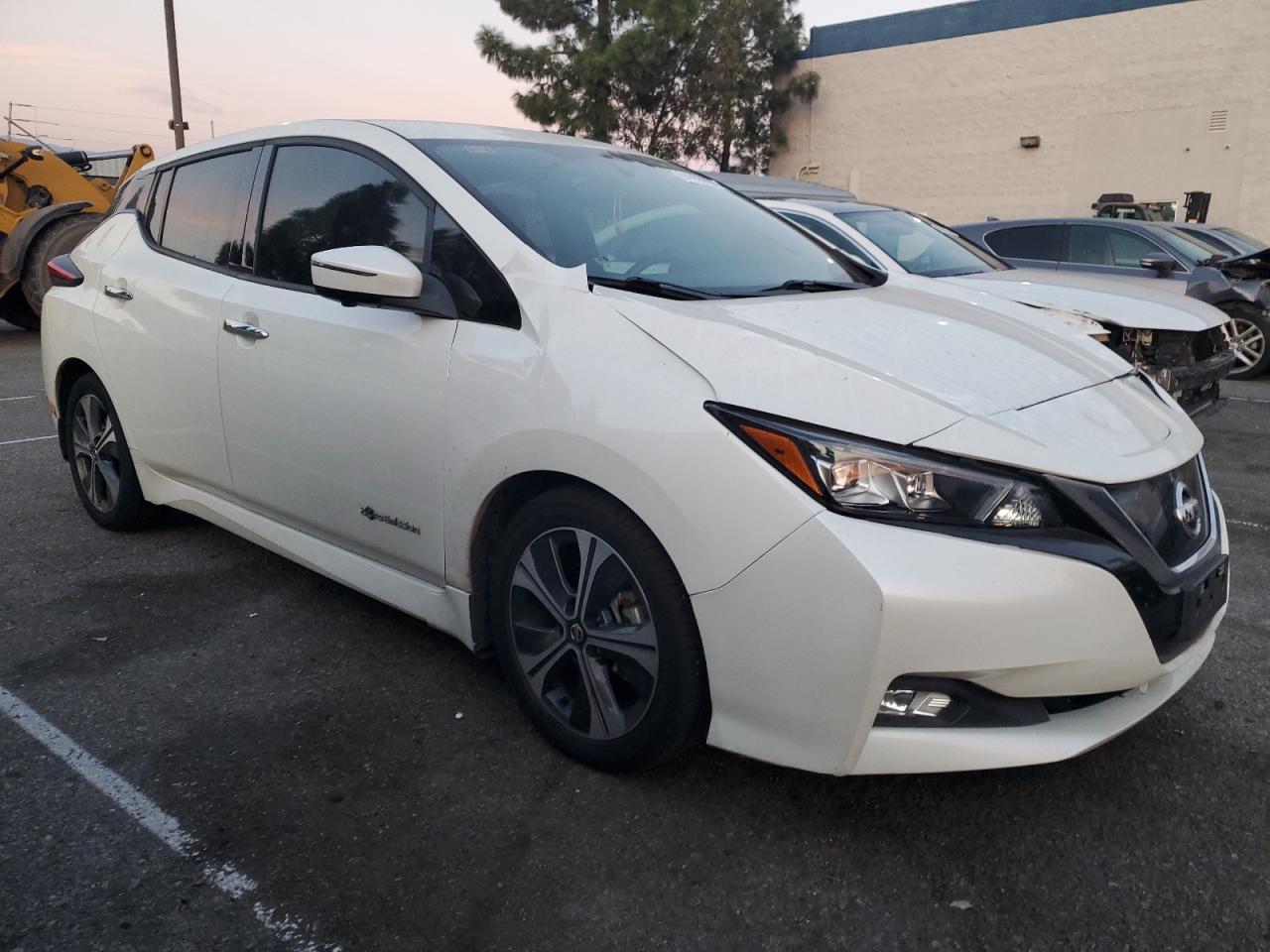 VIN 1N4AZ1CP4JC311865 2018 NISSAN LEAF no.4