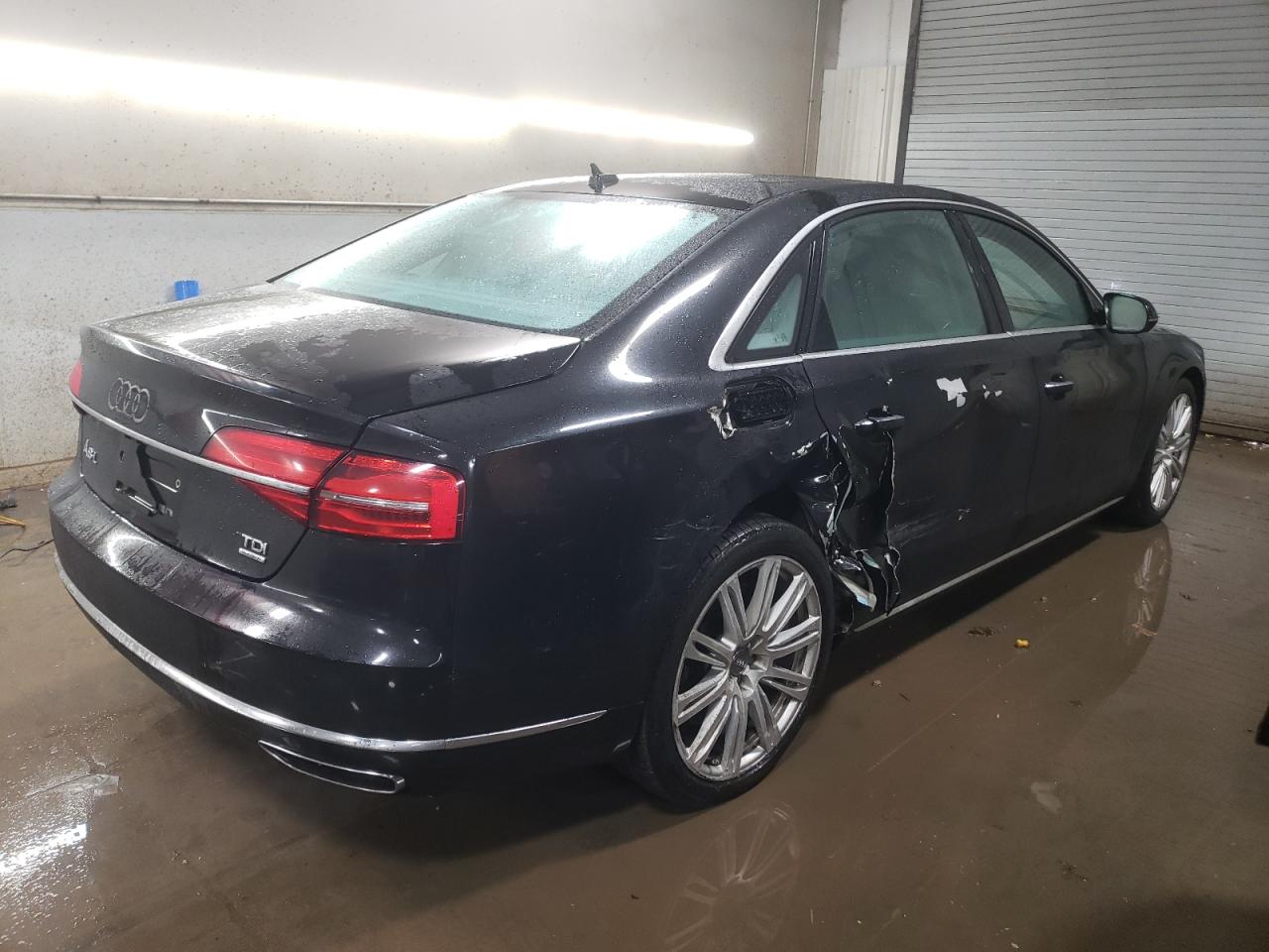 VIN WAU3MAFD1FN026648 2015 AUDI A8 no.3