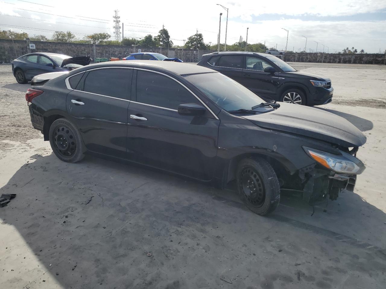 2017 Nissan Altima - Image 4