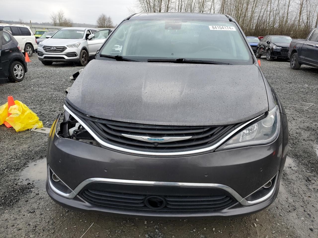 2018 Chrysler Pacifica - Image 5