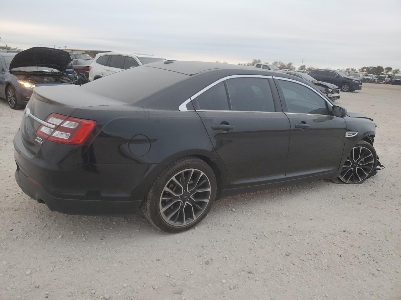 VIN 1FAHP2E80JG116872 2018 FORD TAURUS no.3