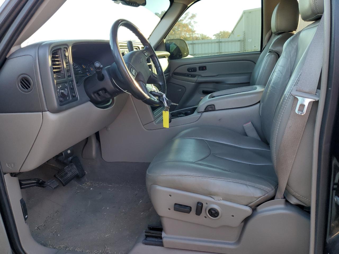 2005 Chevrolet Avalanche - Image 7