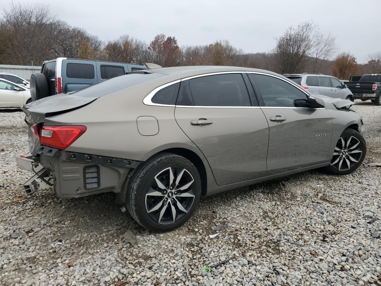 2017 Chevrolet Malibu - Image 3