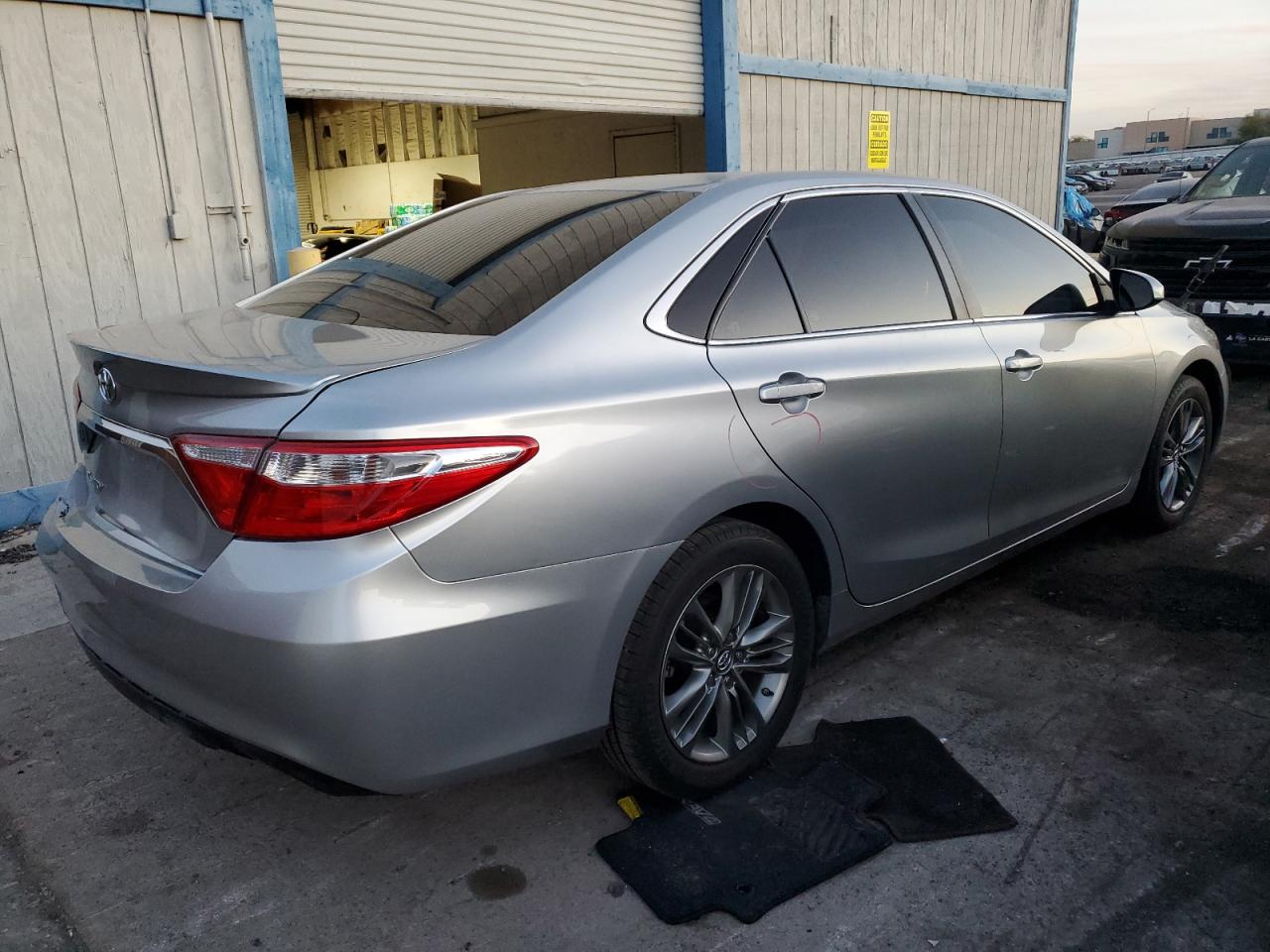 VIN 4T1BF1FK5GU262004 2016 TOYOTA CAMRY no.3