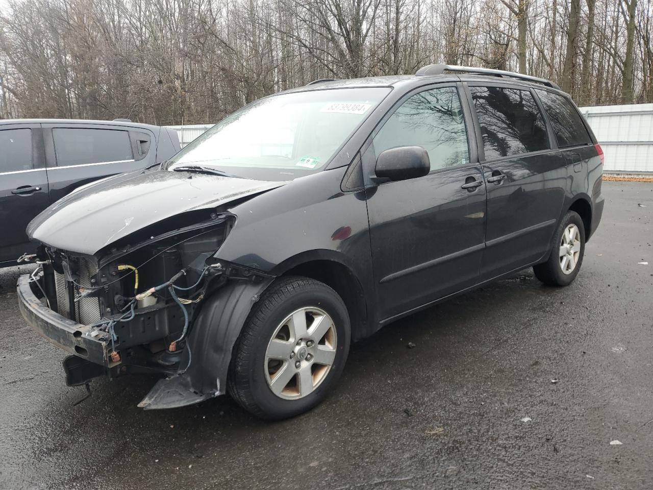 2008 Toyota Sienna - Image 1