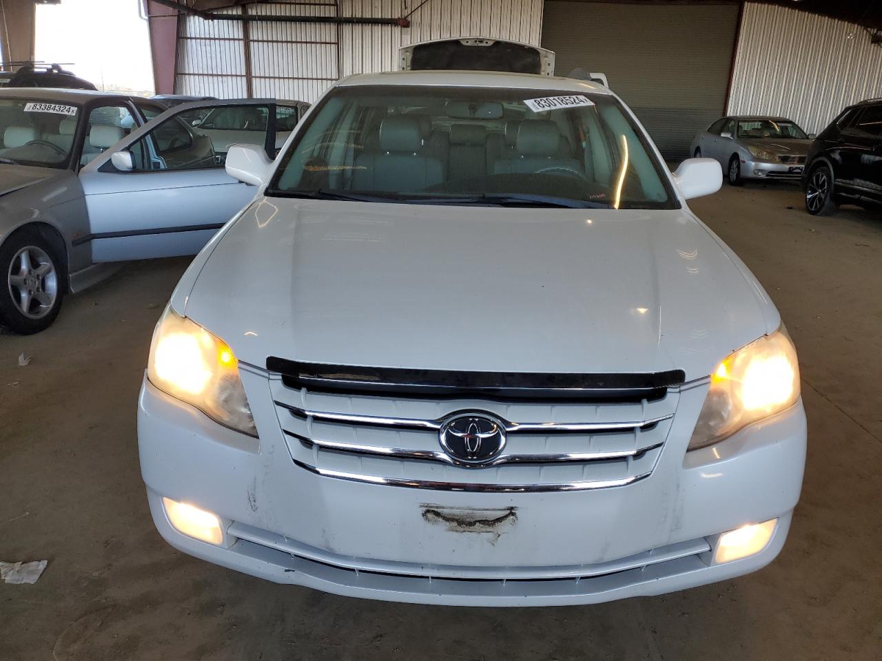 2006 Toyota Avalon - Image 5