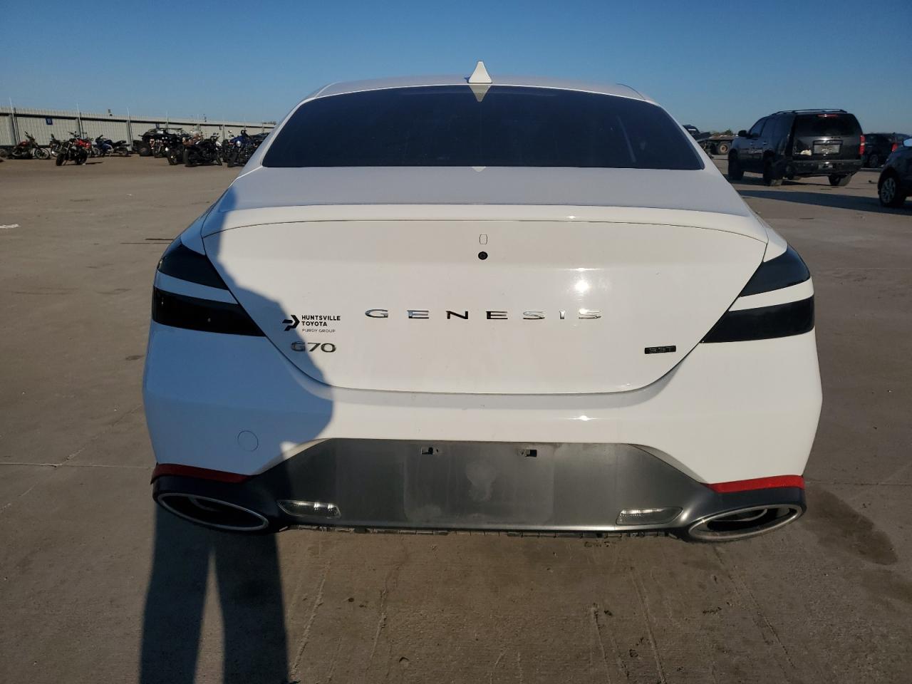 2022 Genesis G70 - Image 6