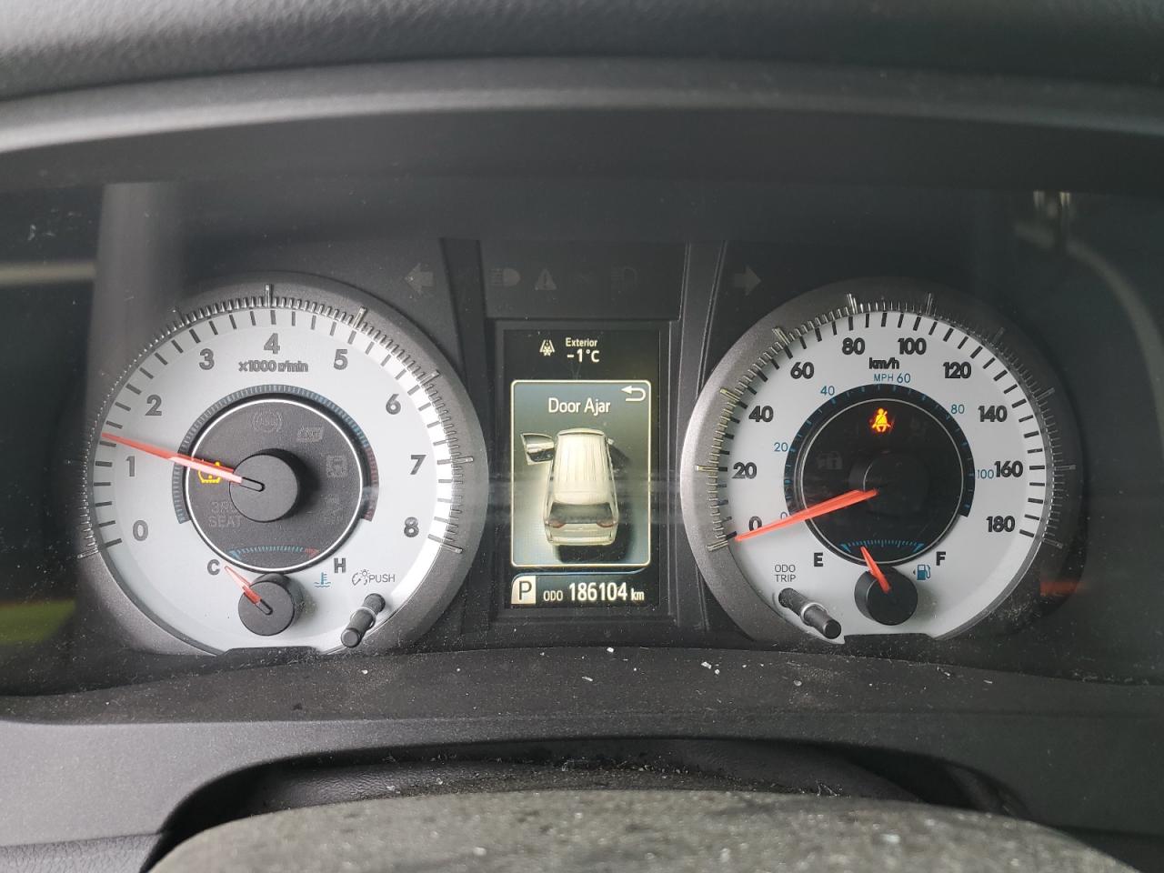 2016 Toyota Sienna - Image 9