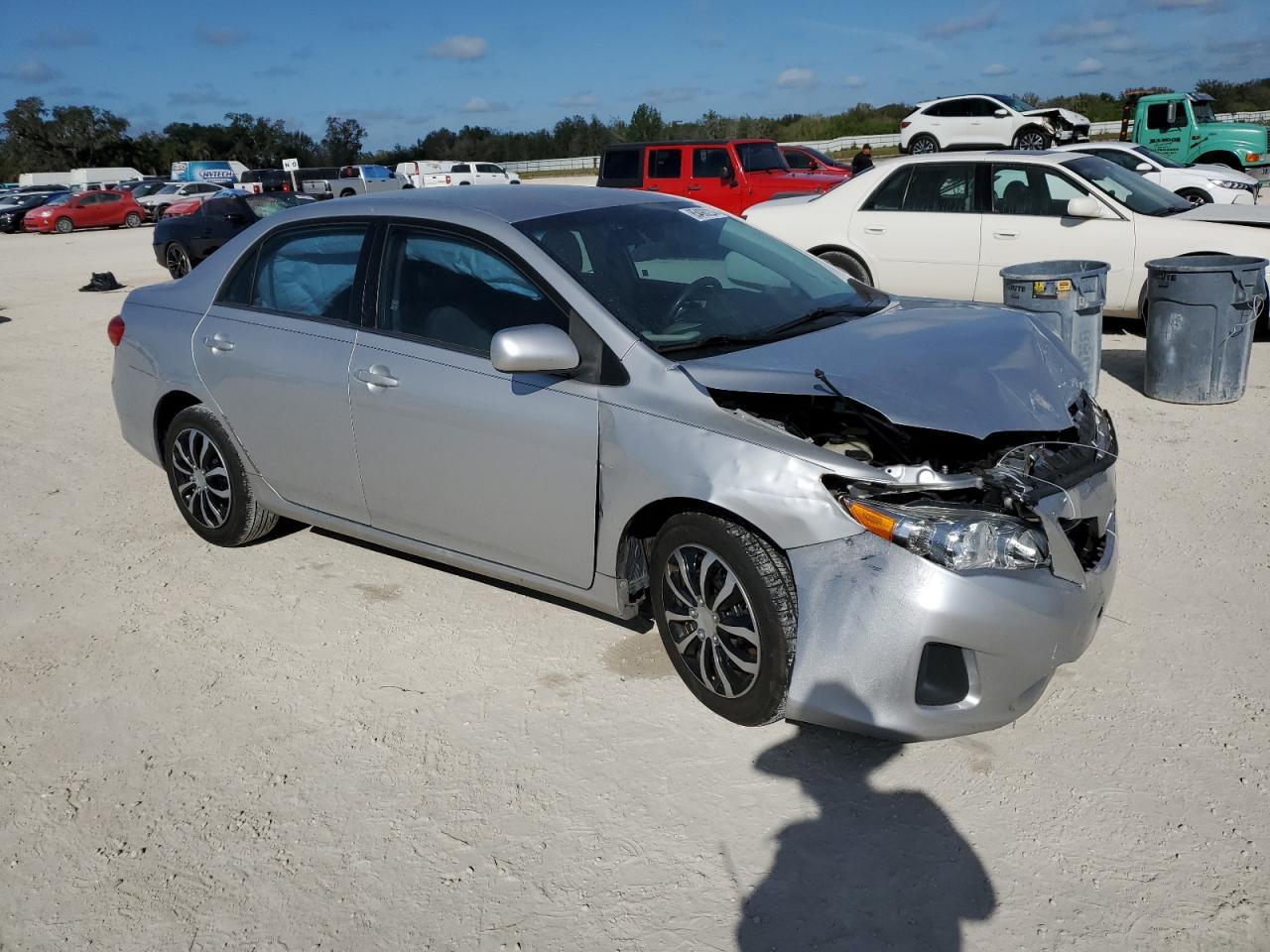 VIN 5YFBU4EE1DP113797 2013 TOYOTA COROLLA no.4