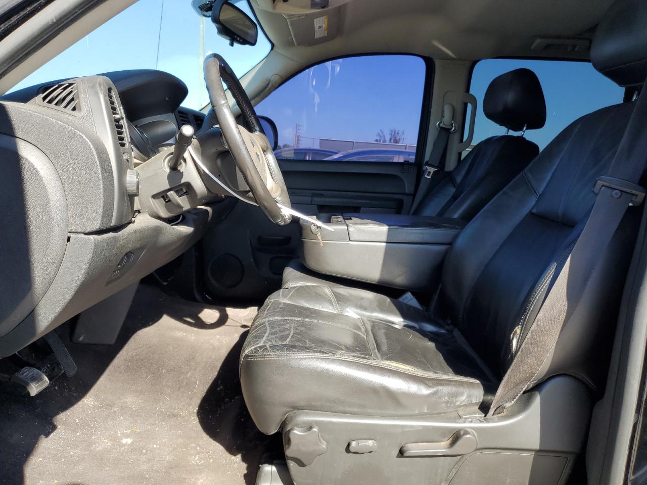 2010 Chevrolet Silverado - Image 7