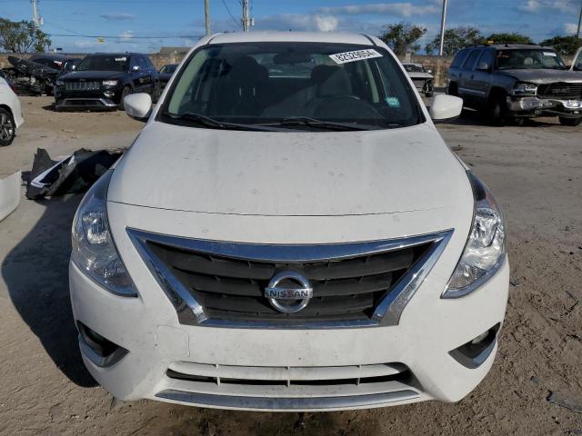  NISSAN VERSA 2015 Biały