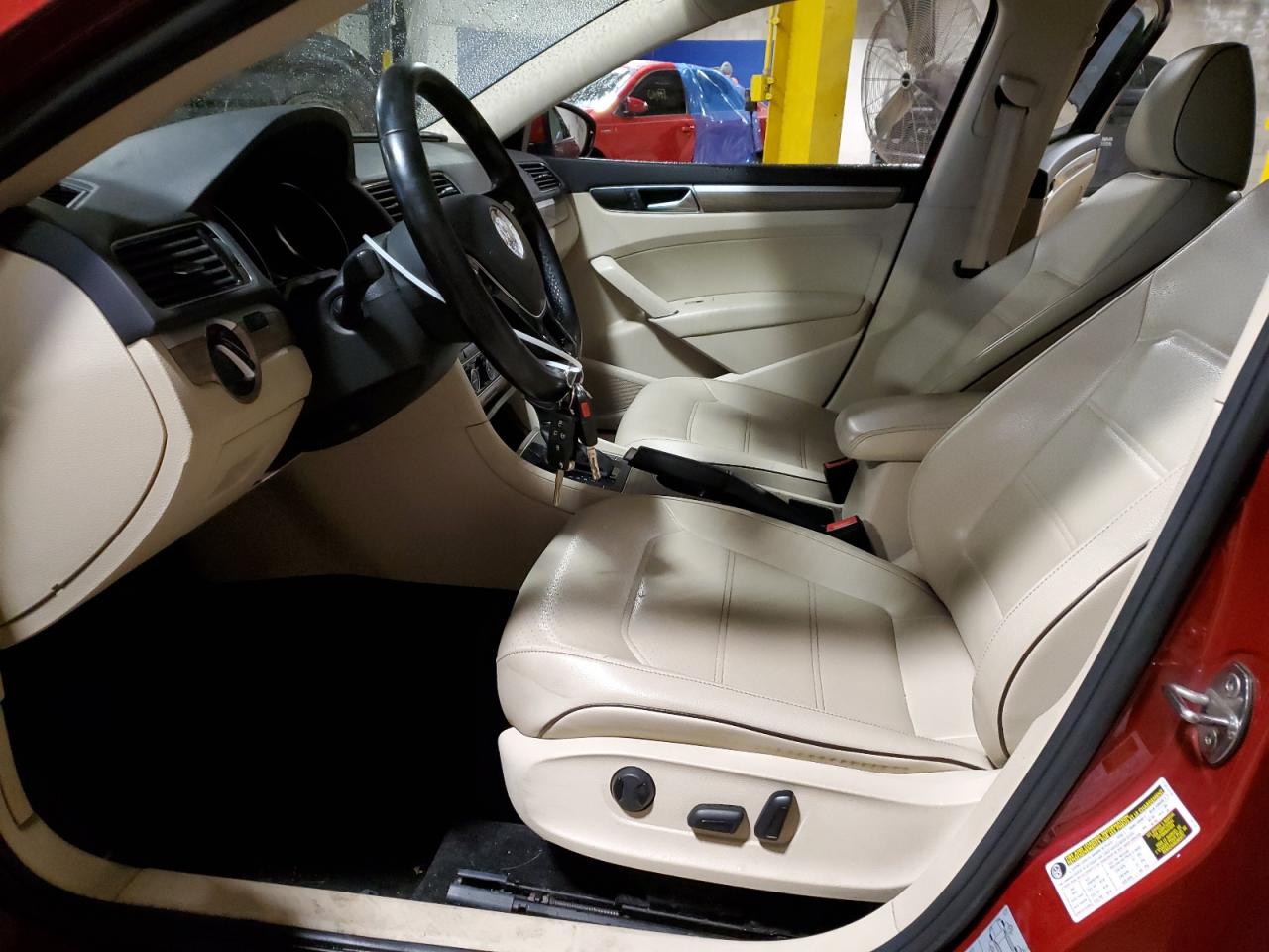 2018 Volkswagen Passat - Image 7