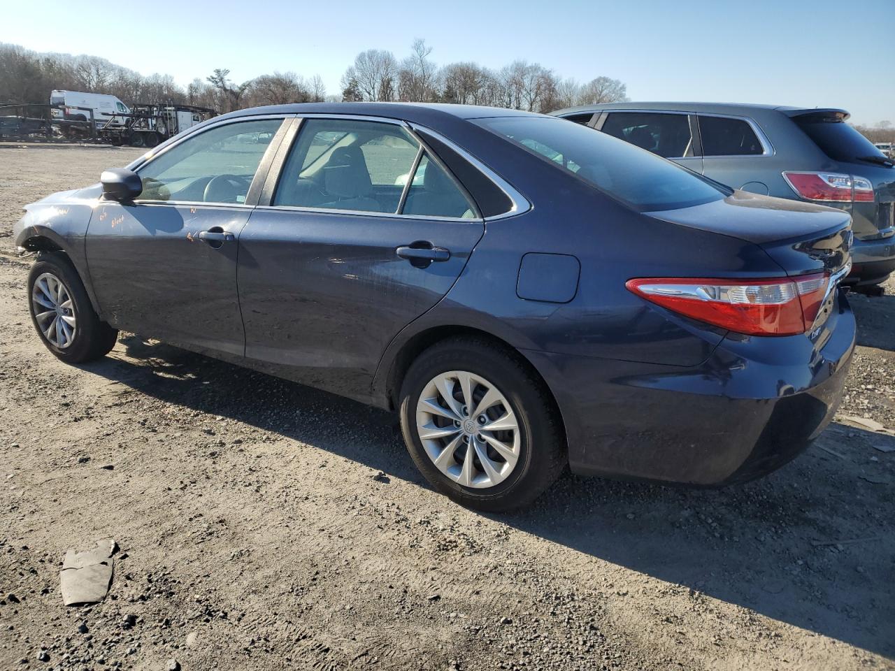 VIN 4T1BF1FK0HU687986 2017 TOYOTA CAMRY no.2