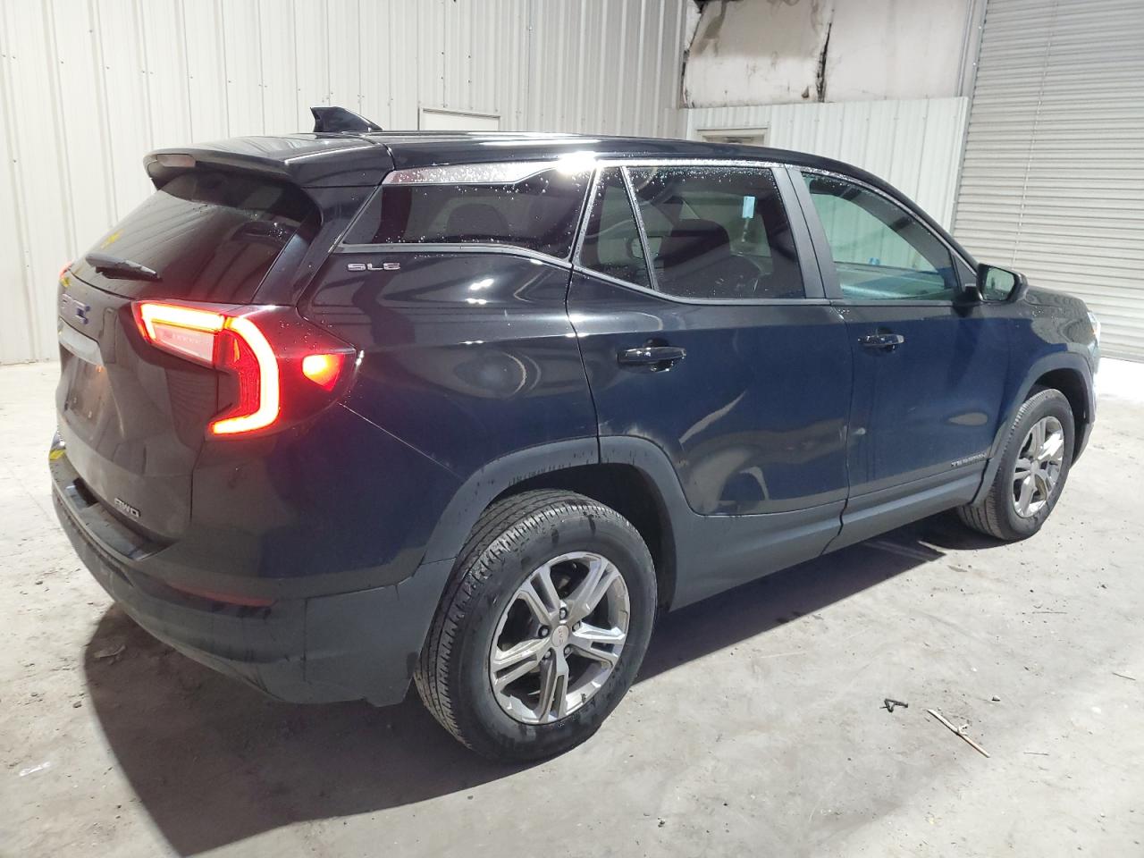 2022 GMC Terrain - Image 3