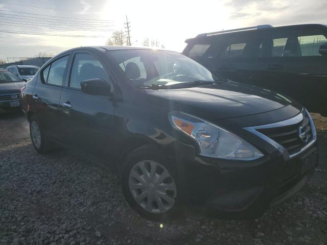 Sedans NISSAN VERSA 2015 Czarny