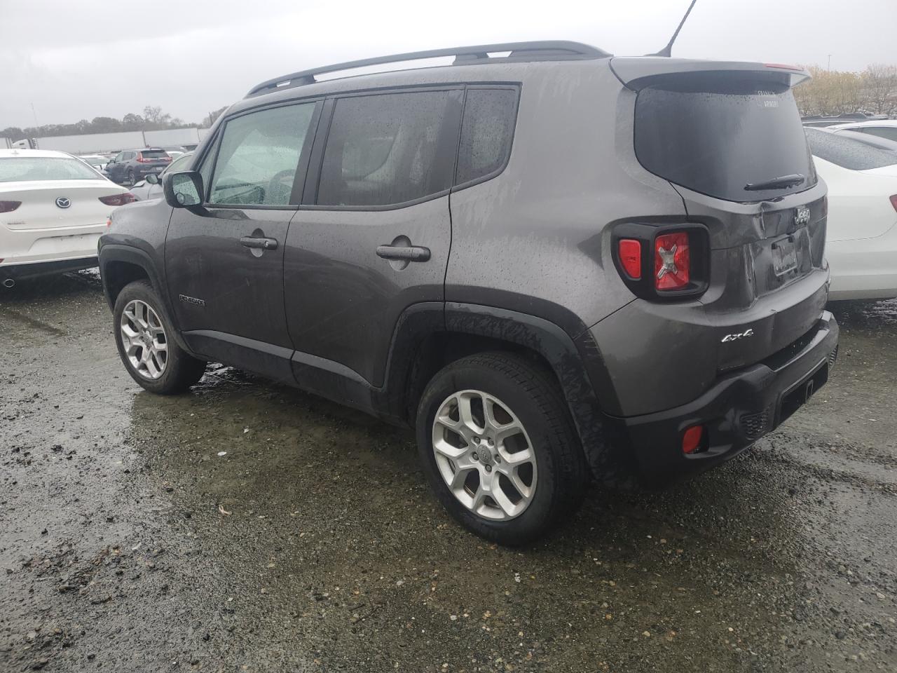 2017 Jeep Renegade - Image 2
