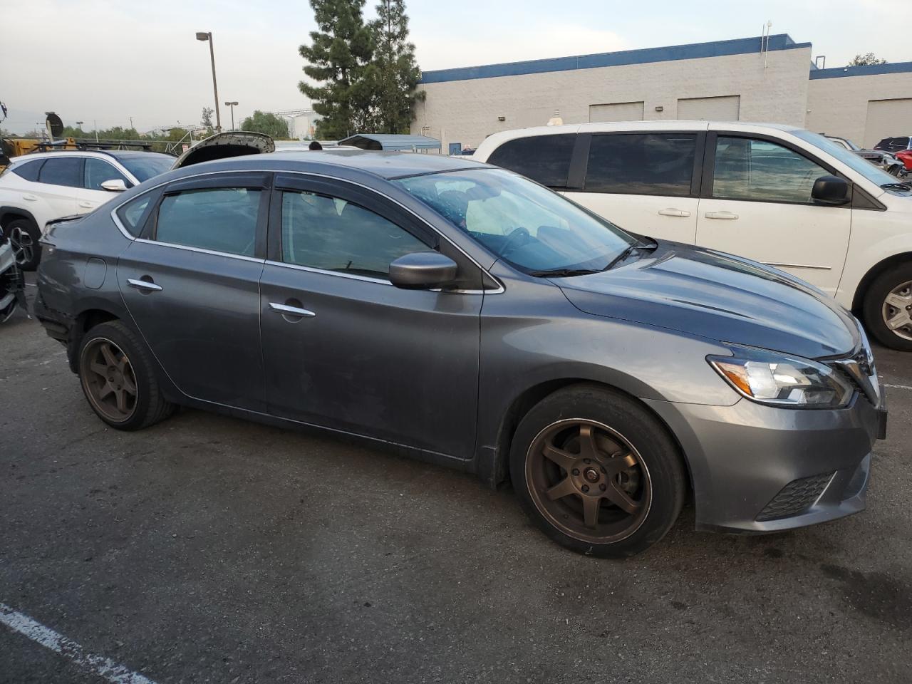 VIN 3N1AB7AP1JY343655 2018 NISSAN SENTRA no.4