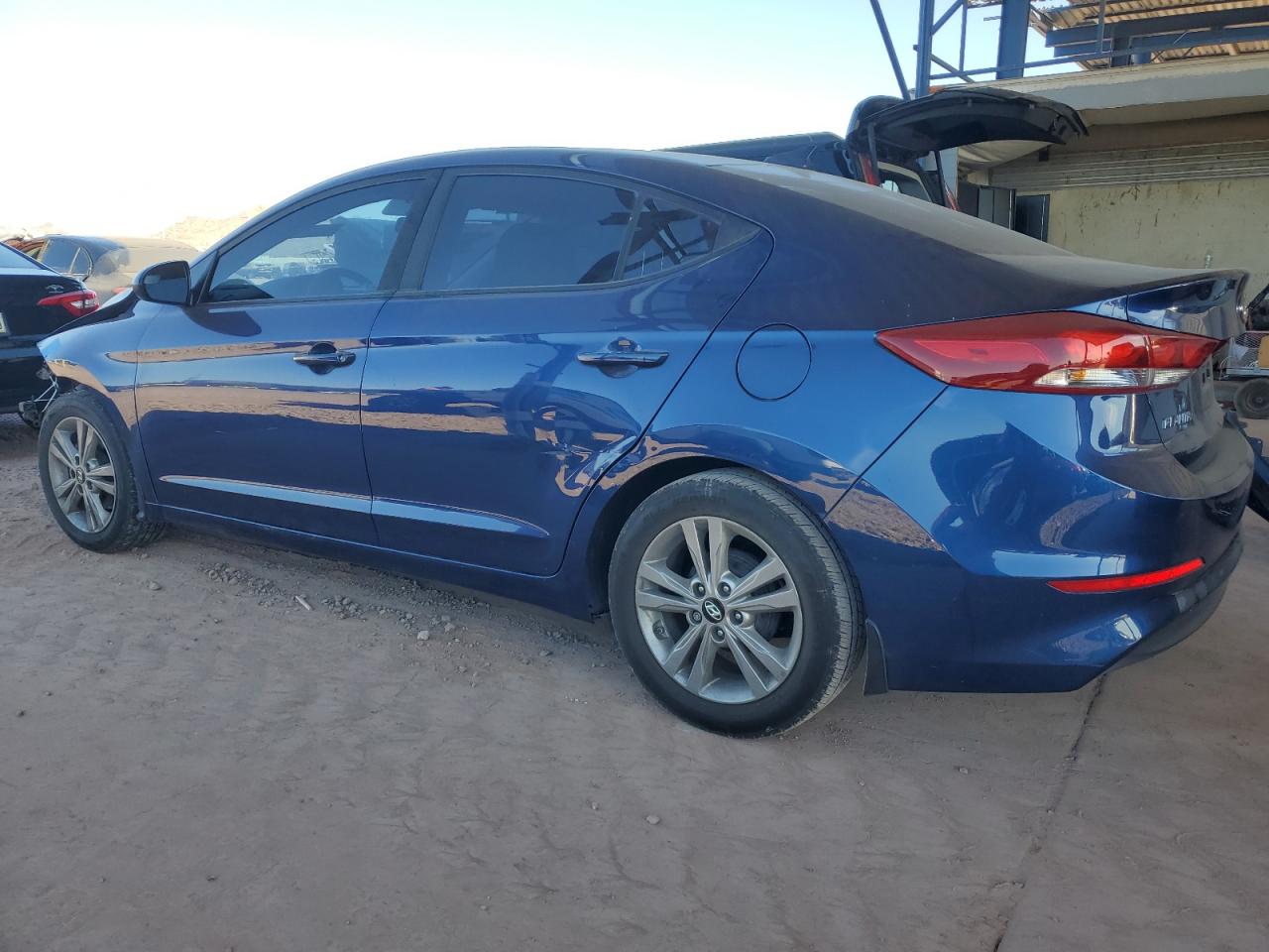 VIN 5NPD84LF8HH084777 2017 HYUNDAI ELANTRA no.2