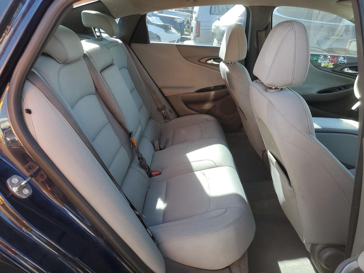 2017 Chevrolet Malibu - Image 10