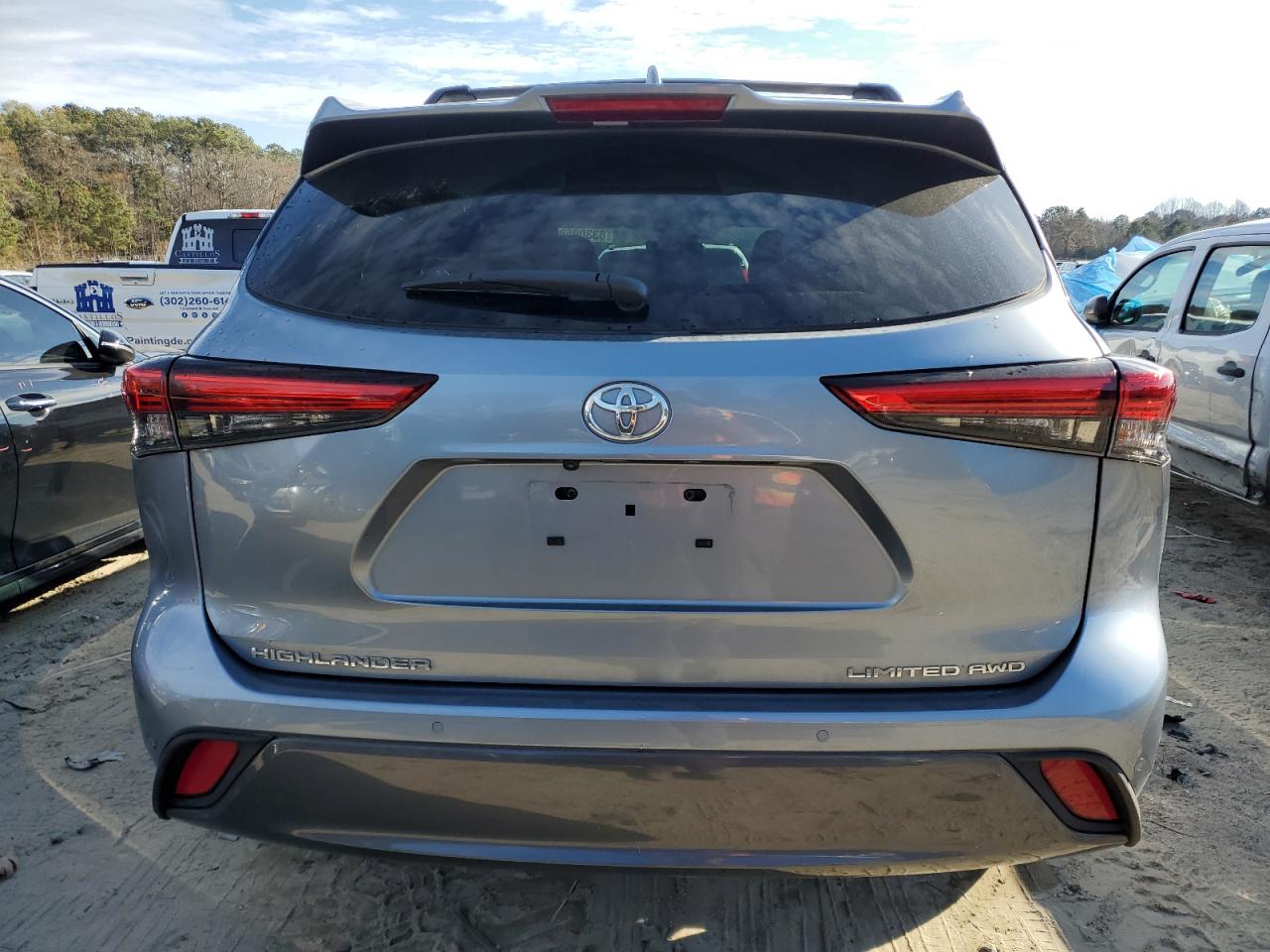 2022 Toyota Highlander - Image 6
