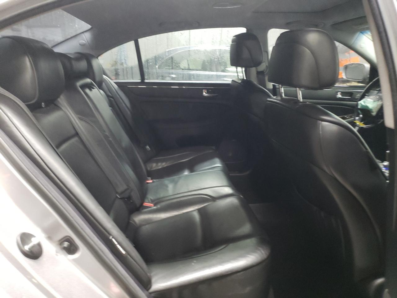 2009 Hyundai Genesis - Image 10