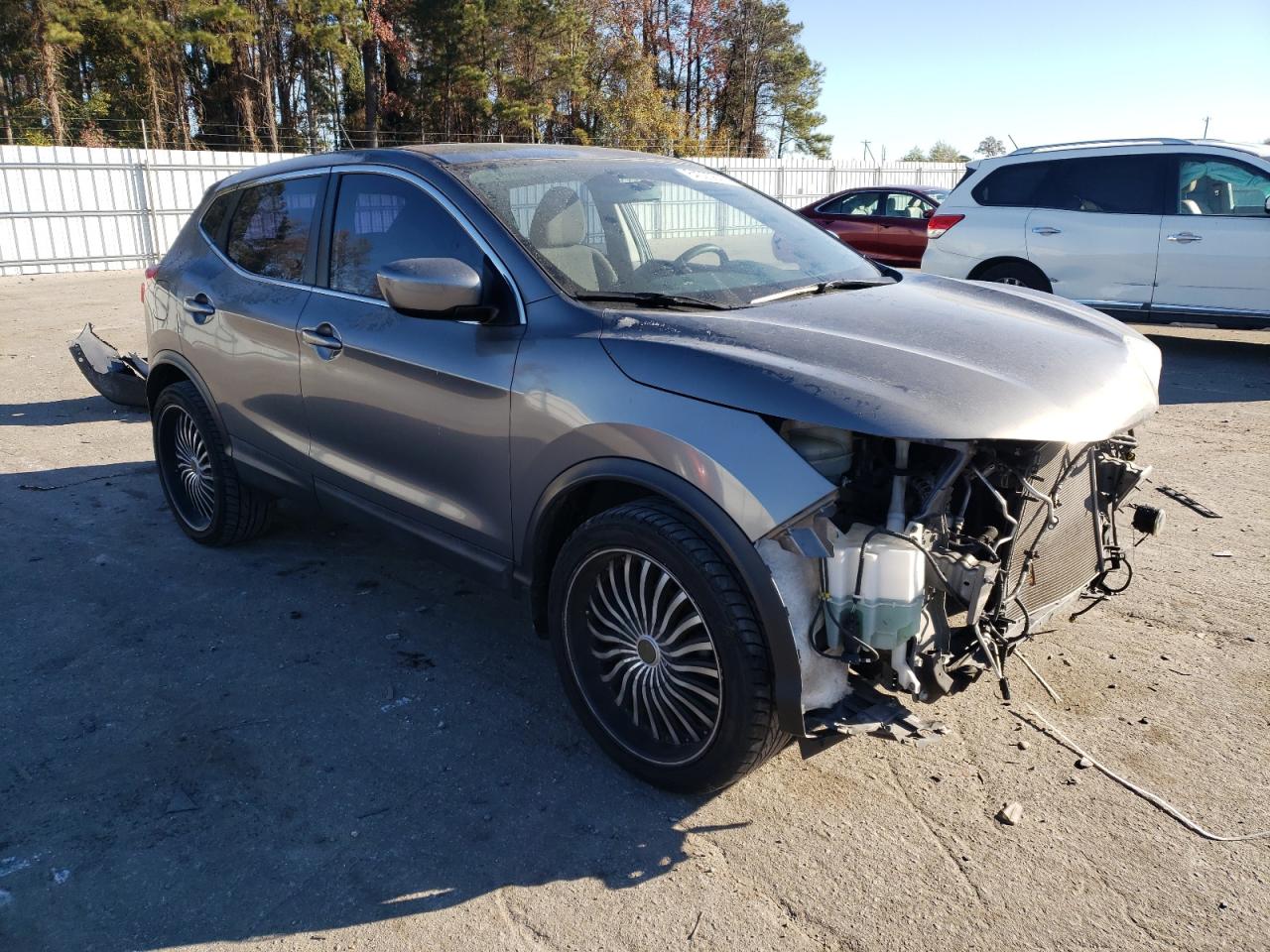 2017 Nissan Rogue - Image 4