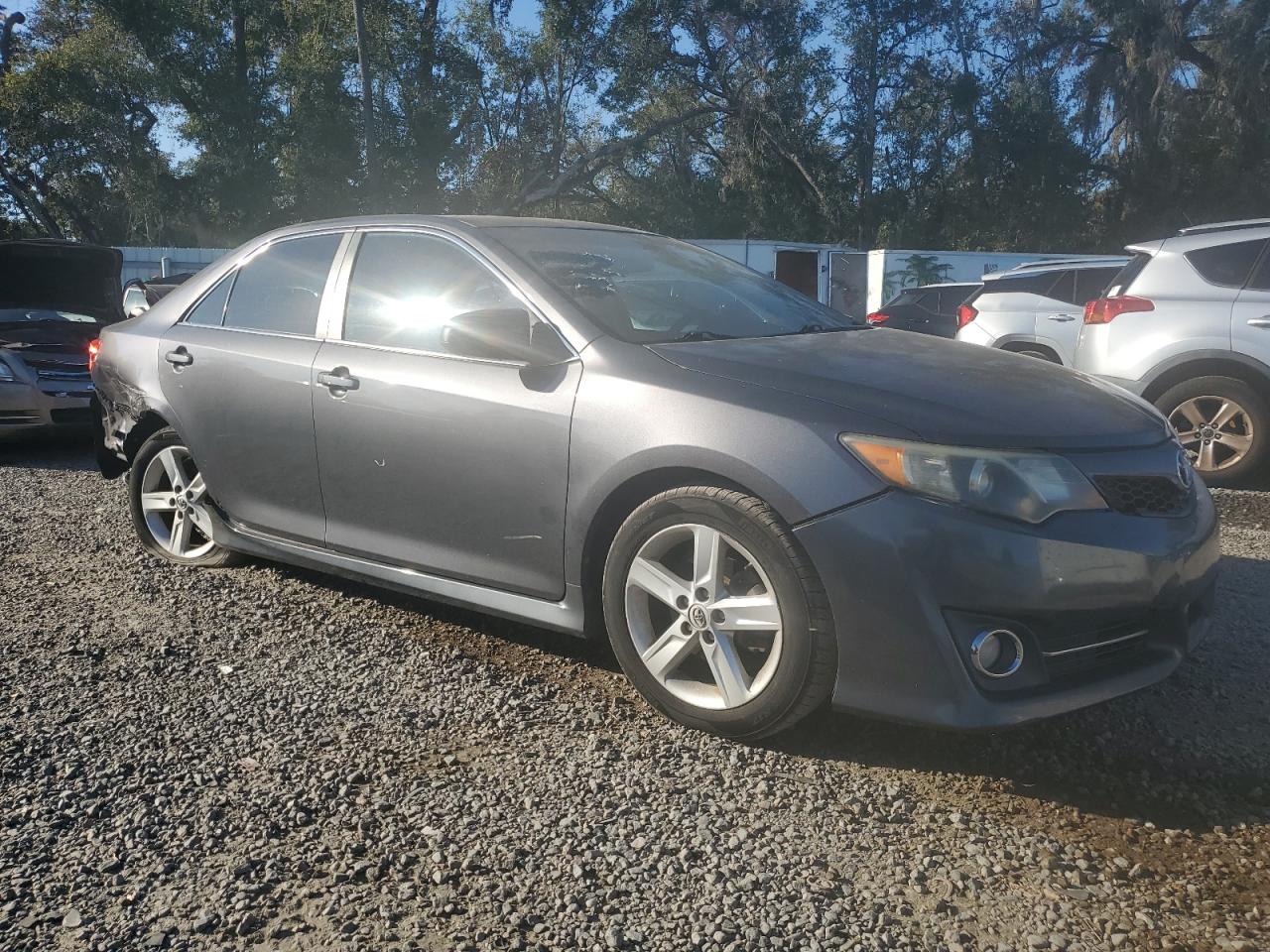 VIN 4T1BF1FK9DU296992 2013 TOYOTA CAMRY no.4