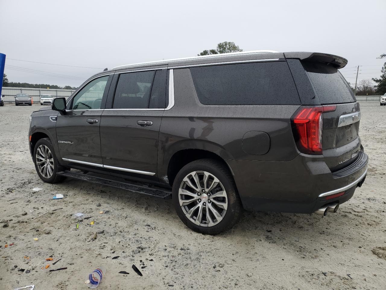 2021 GMC Yukon - Image 2