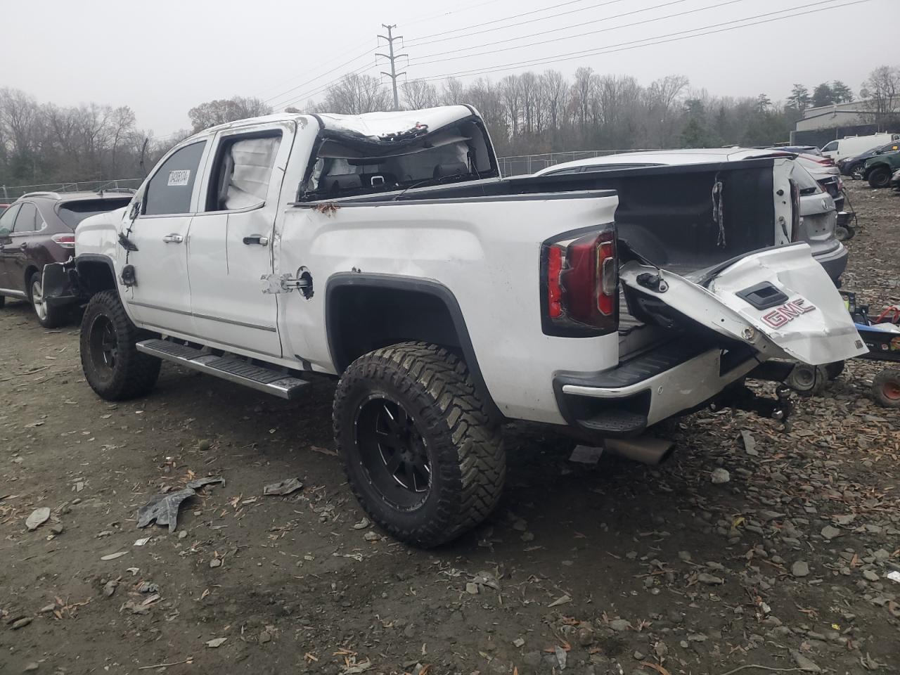2016 GMC Sierra - Image 2