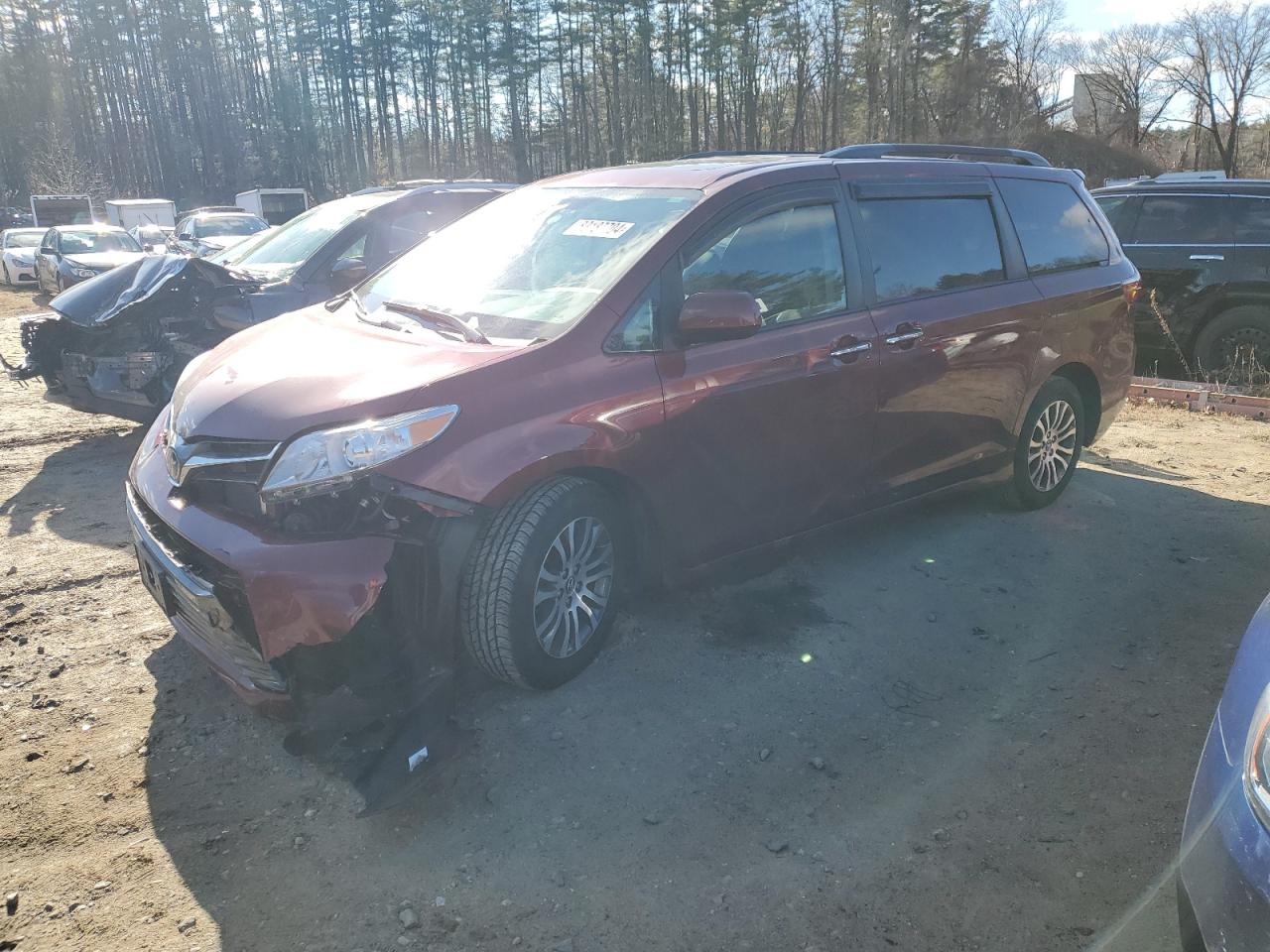 2019 Toyota Sienna Xle იყიდება North Billerica-ში, MA - Front End