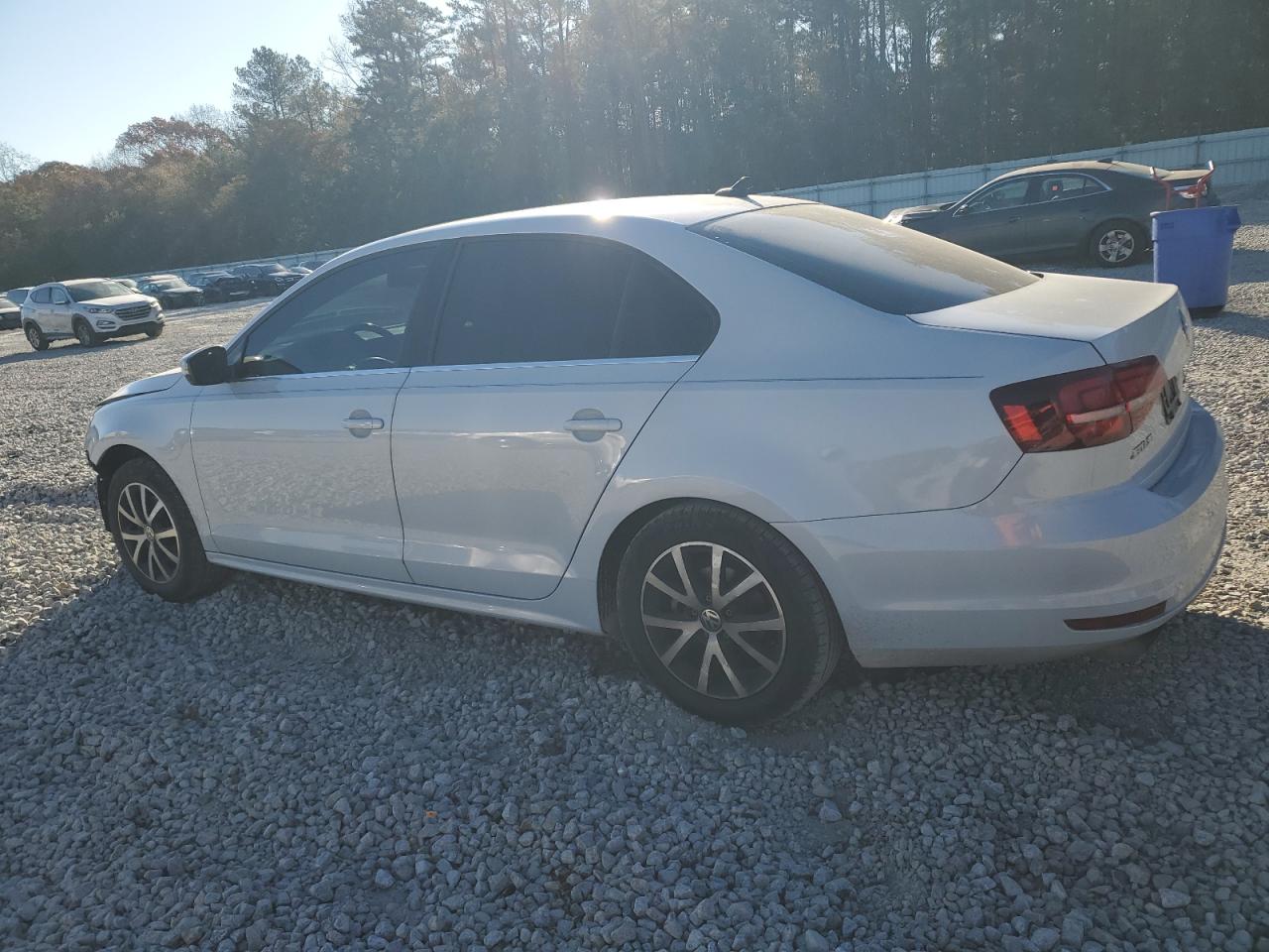 2017 Volkswagen Jetta - Image 2