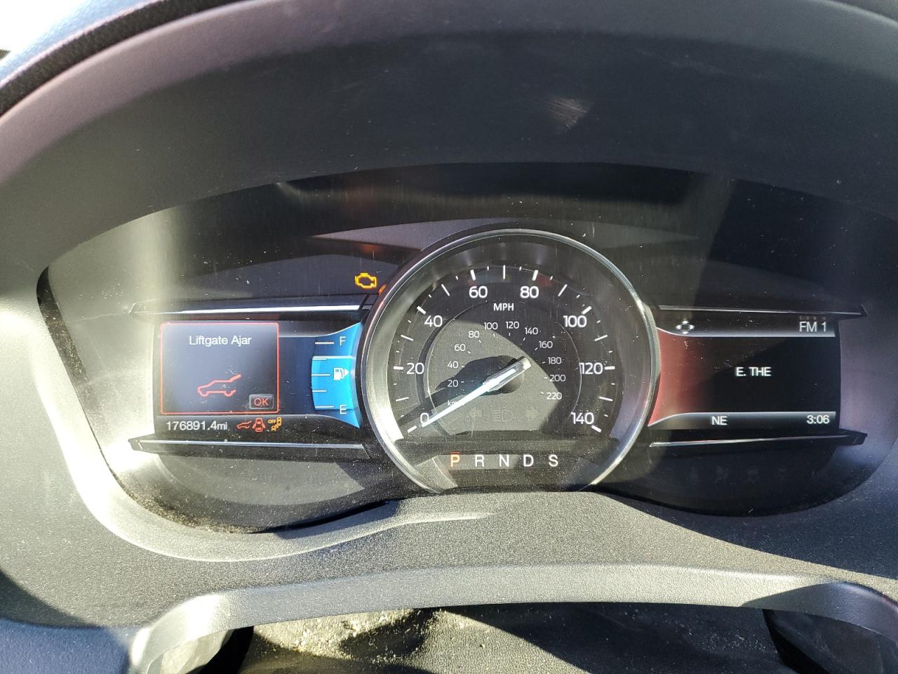 2016 Ford Explorer - Image 9