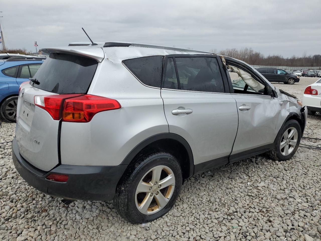 VIN JTMWFREV3DD014975 2013 TOYOTA RAV4 no.3