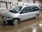 2001 Chrysler Town & Country Lxi للبيع في Elgin، IL - Rear End