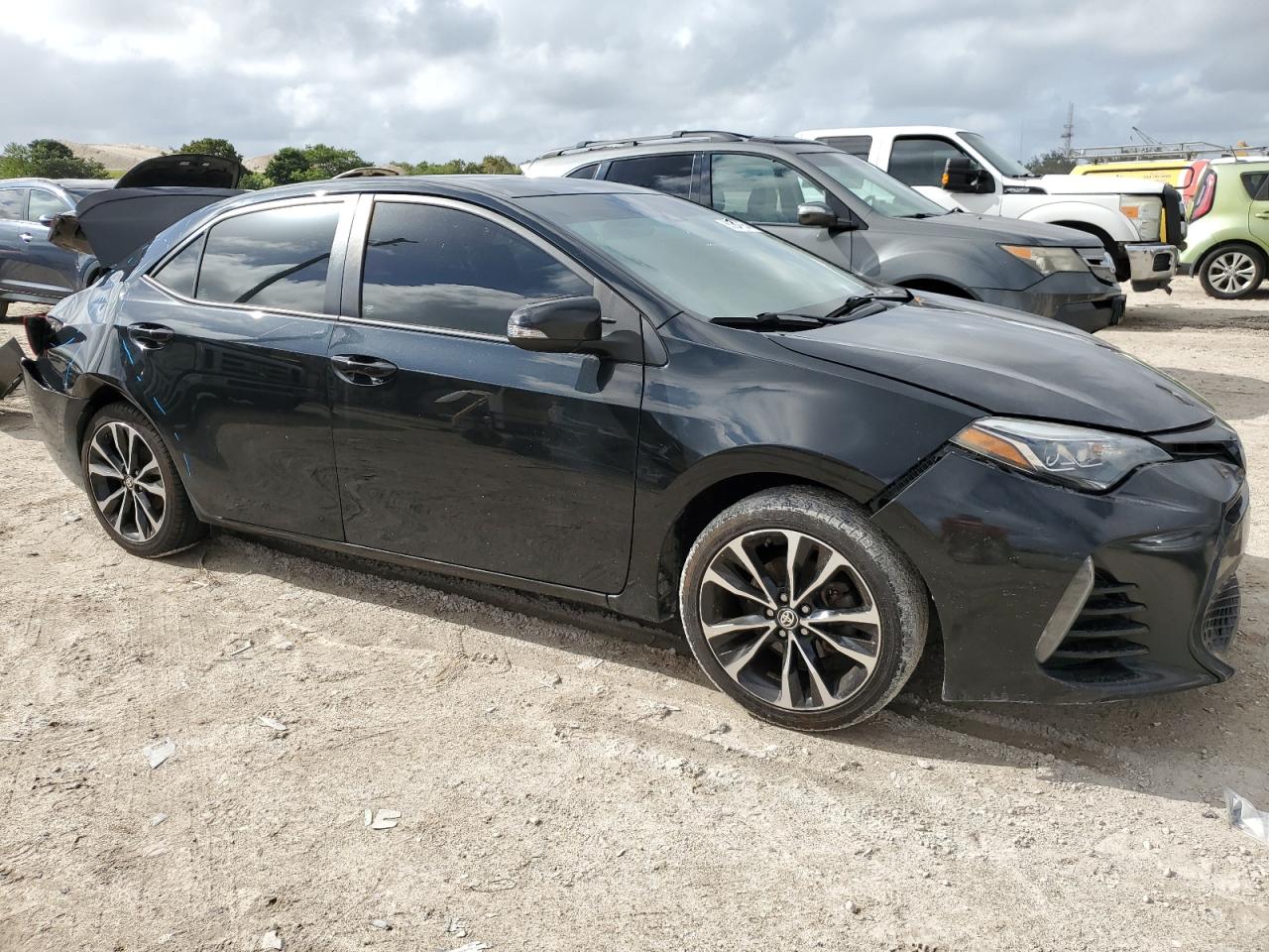 VIN 2T1BURHEXHC815034 2017 TOYOTA COROLLA no.4