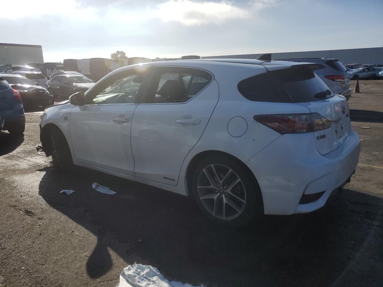 VIN JTHKD5BH9F2216034 2015 LEXUS CT 200 no.2