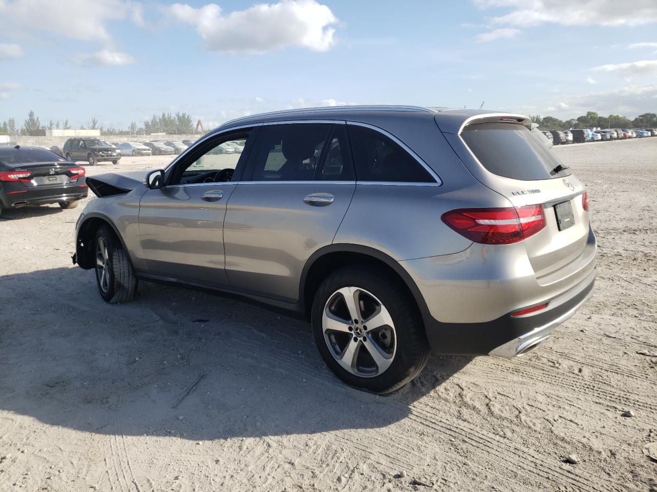 VIN WDC0G4KB2KV181085 2019 MERCEDES-BENZ GLC-CLASS no.2