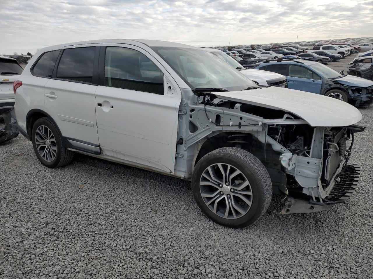 2017 Mitsubishi Outlander Es VIN: JA4AD2A32HZ000726 Lot: 85698214