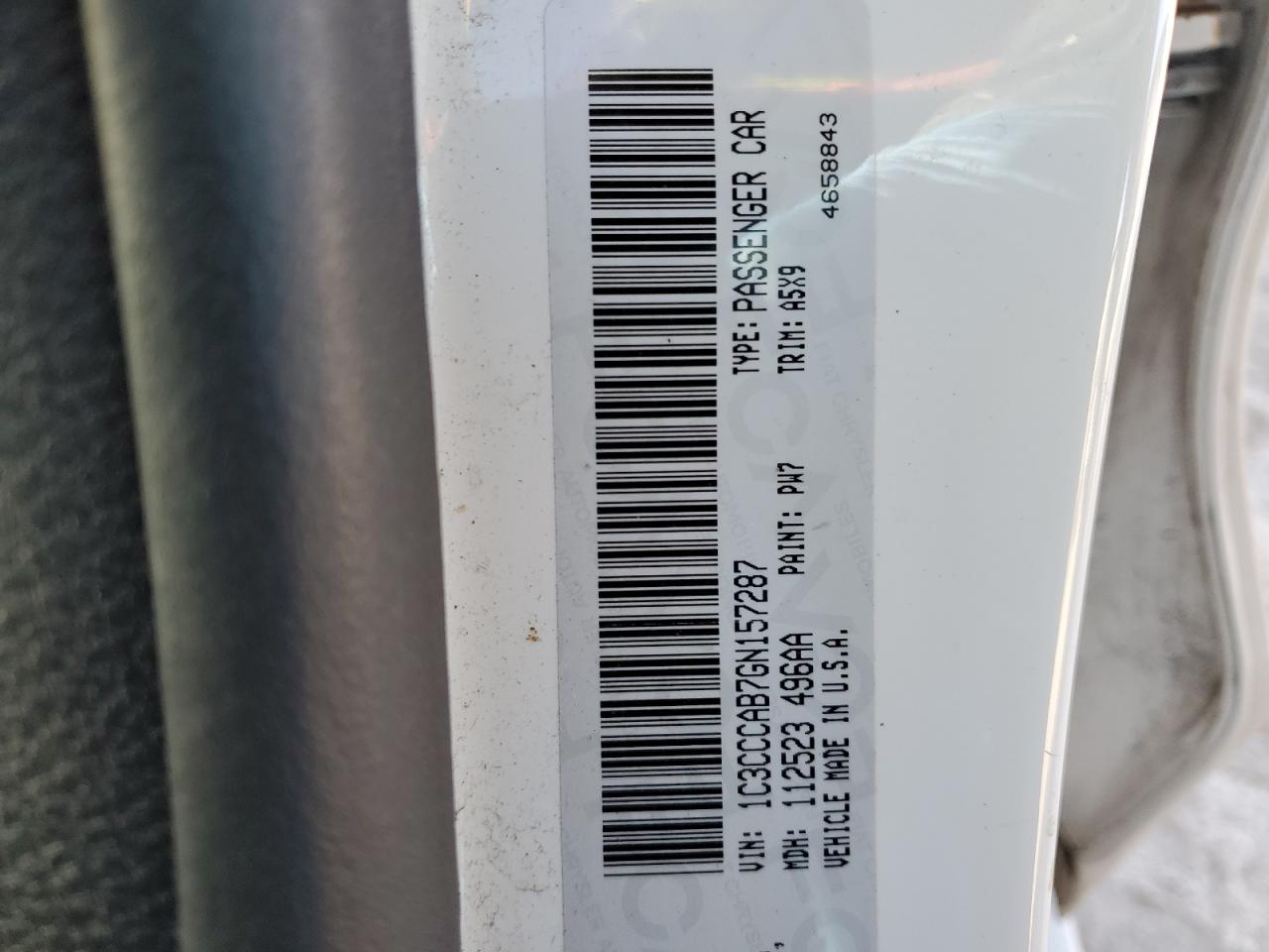 2016 Chrysler 200 - Image 12