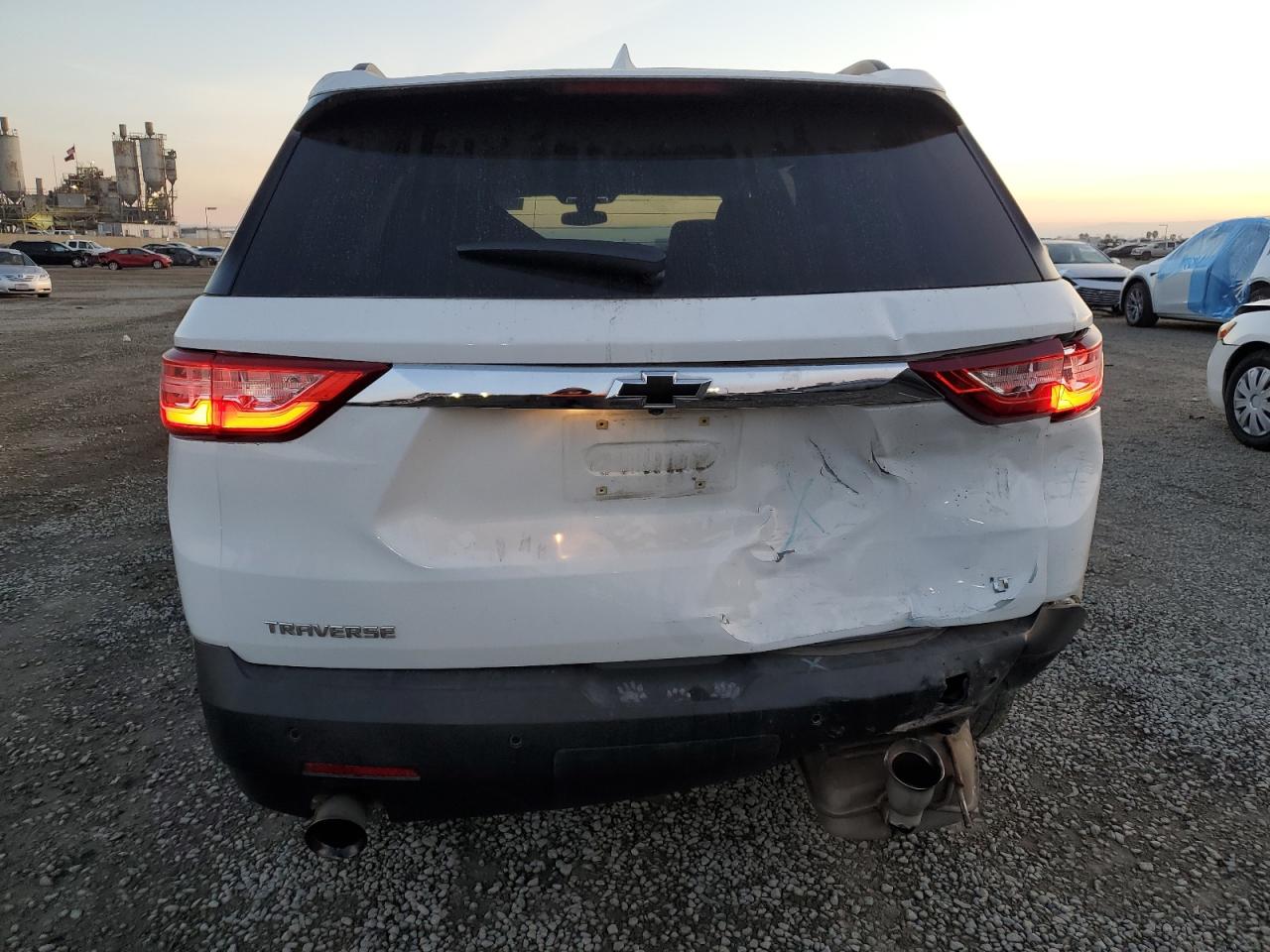 VIN 1GNERGKW0KJ112744 2019 CHEVROLET TRAVERSE no.6