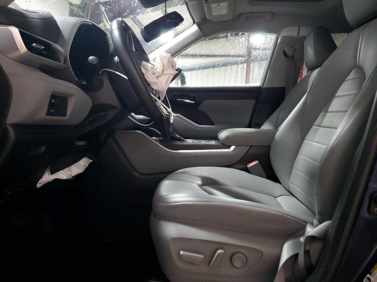 2021 Toyota Highlander - Image 7