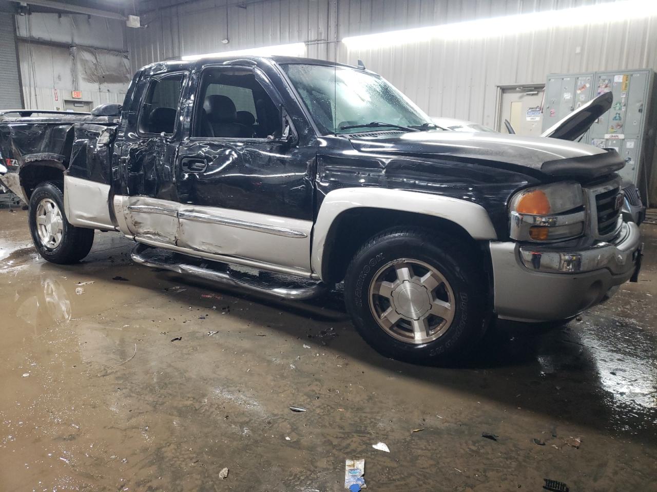2006 GMC Sierra - Image 4